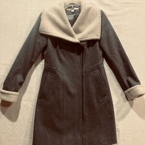DKNY Wool Blend Asymmetrical Fleece Trimmed Coat Gray Size 2 Zipper And Pockets
